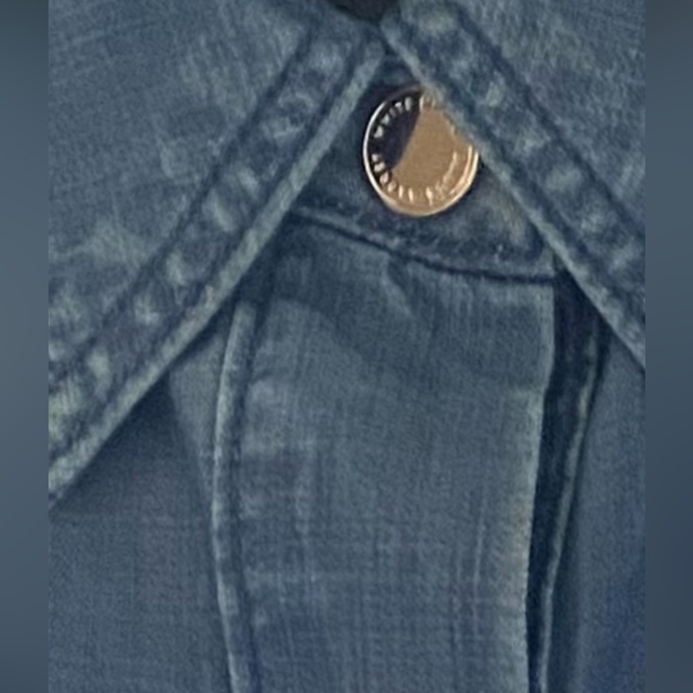 White House Black Market NWT Size Small Denim Snap Closure Women's Jacket/Shirt - Picture 6 of 11